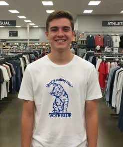 They re Eating Cats vote Blue shirt